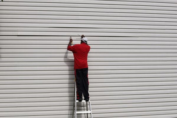 Cost of Siding Reattachment in Tacoma