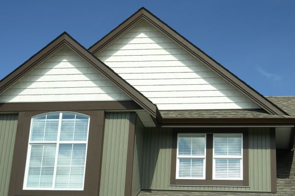 Cost of Vertical Vinyl Siding Repair in Tacoma